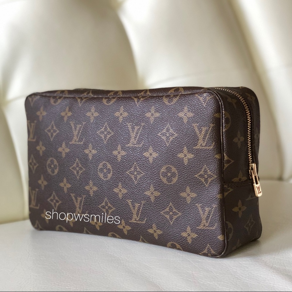 ✨SOLD✨ AUTHENTIC Louis Vuitton Trousse Toilette 28